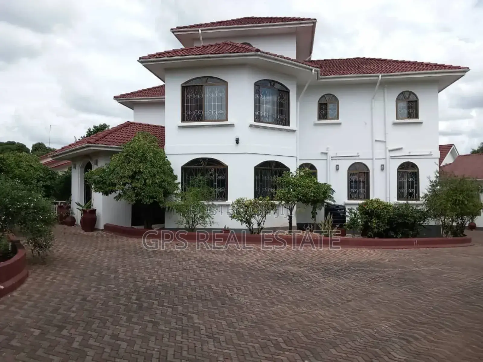 6bdrm Maisonette in Kunduchi, Kinondoni for sale in Kinondoni