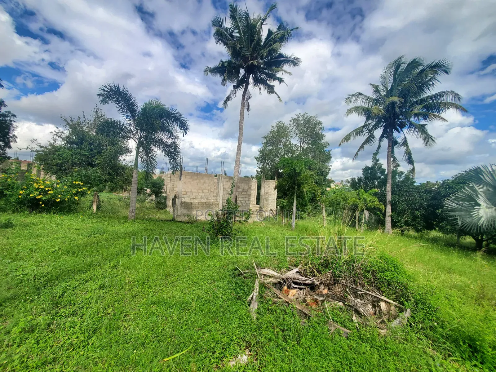 Kiwanja Kinauzwa Madale in Mbezi Beach