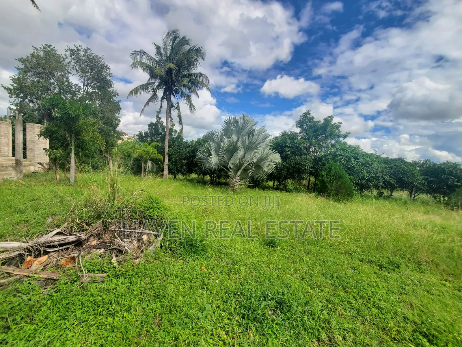 Kiwanja Kinauzwa Madale in Mbezi Beach