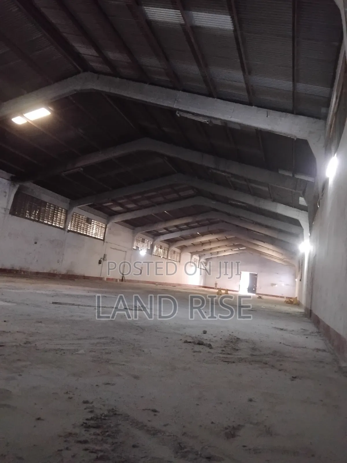 1250 Warehouse Tazara in Vingunguti