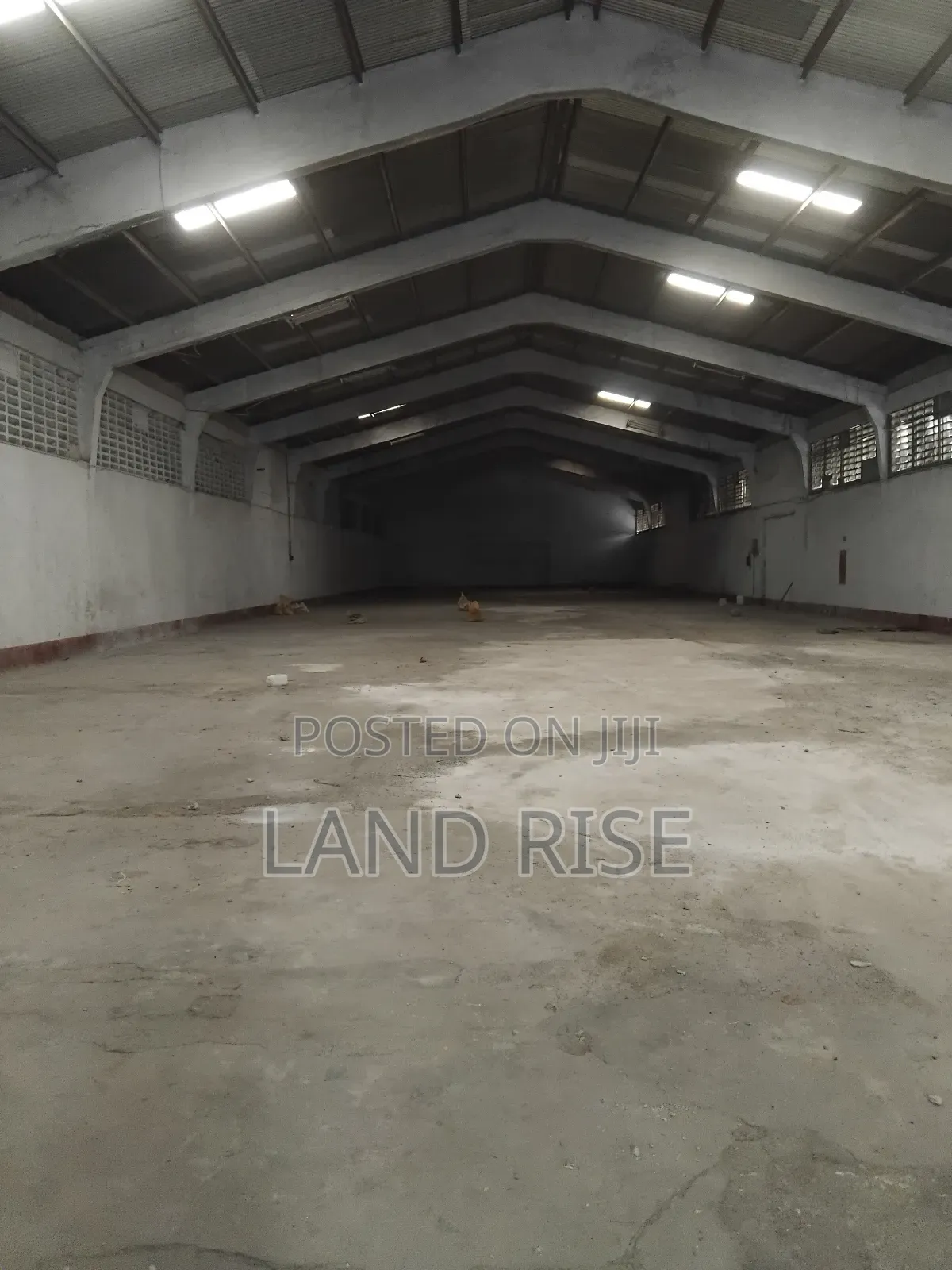 1250 Warehouse Tazara in Vingunguti