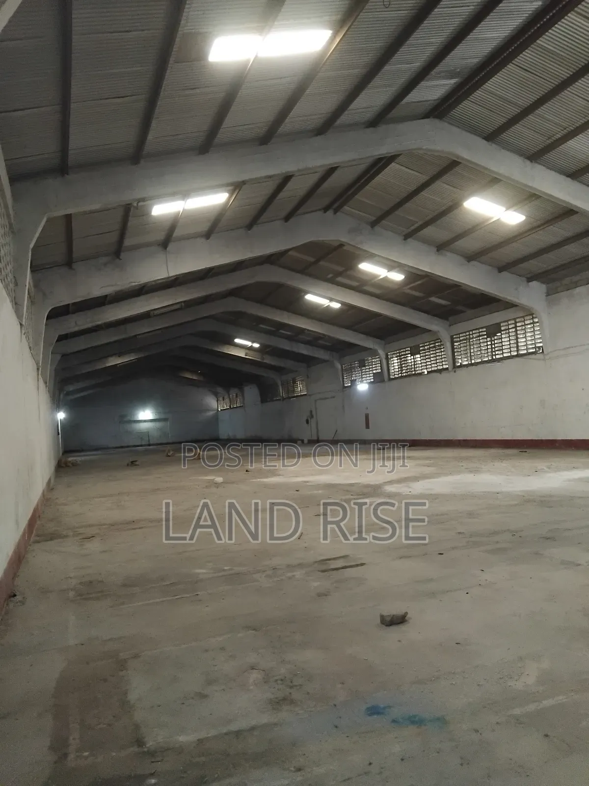 1250 Warehouse Tazara in Vingunguti