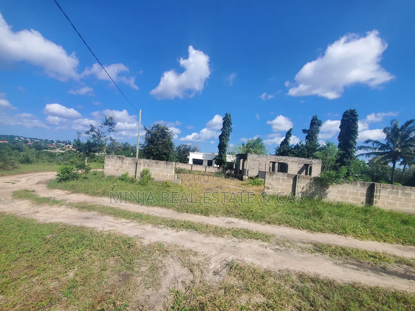 Kiwanja Chenye Pagale Kinauzwa Madale Mivumoni in Goba