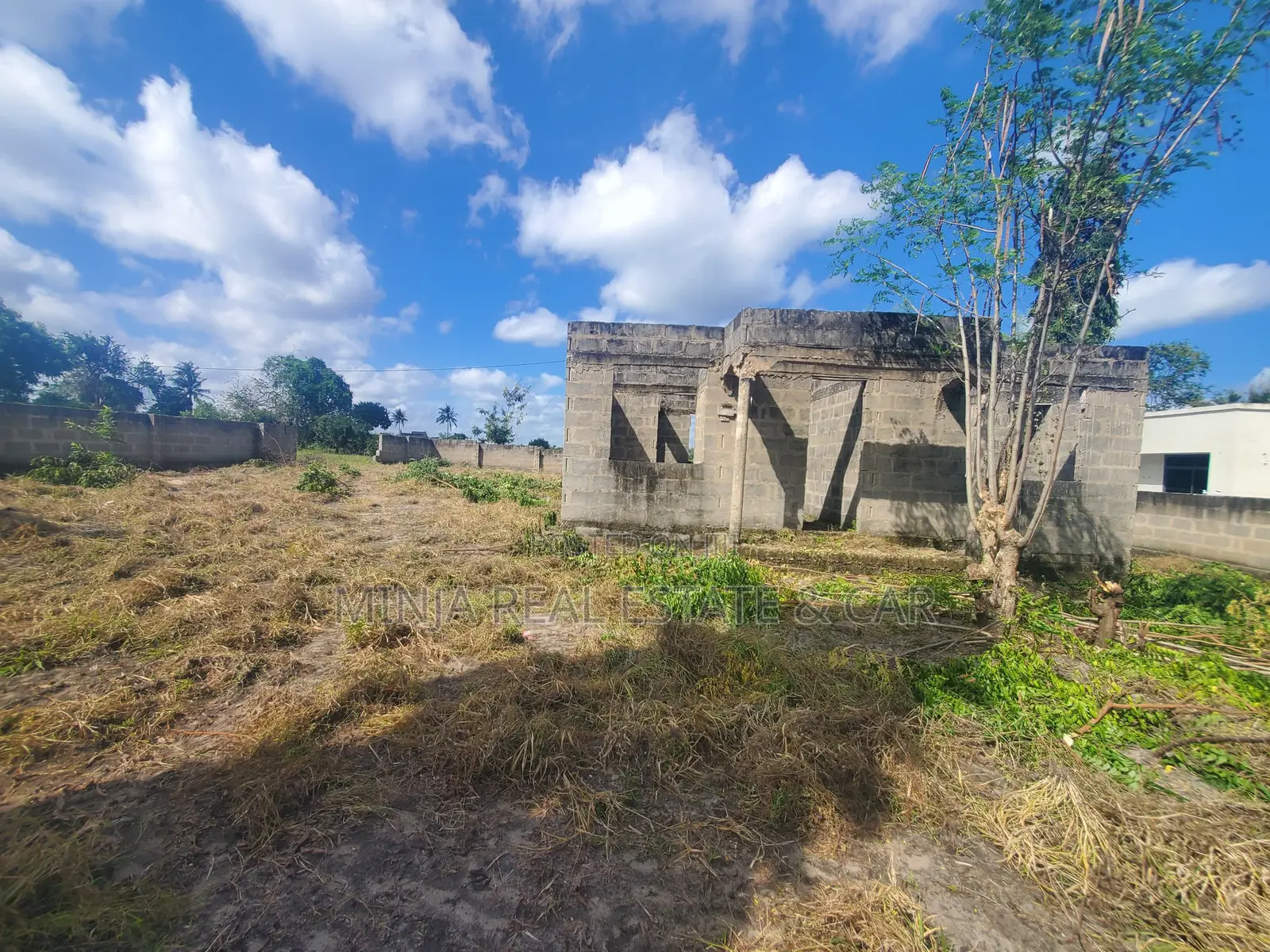 Kiwanja Chenye Pagale Kinauzwa Madale Mivumoni in Goba