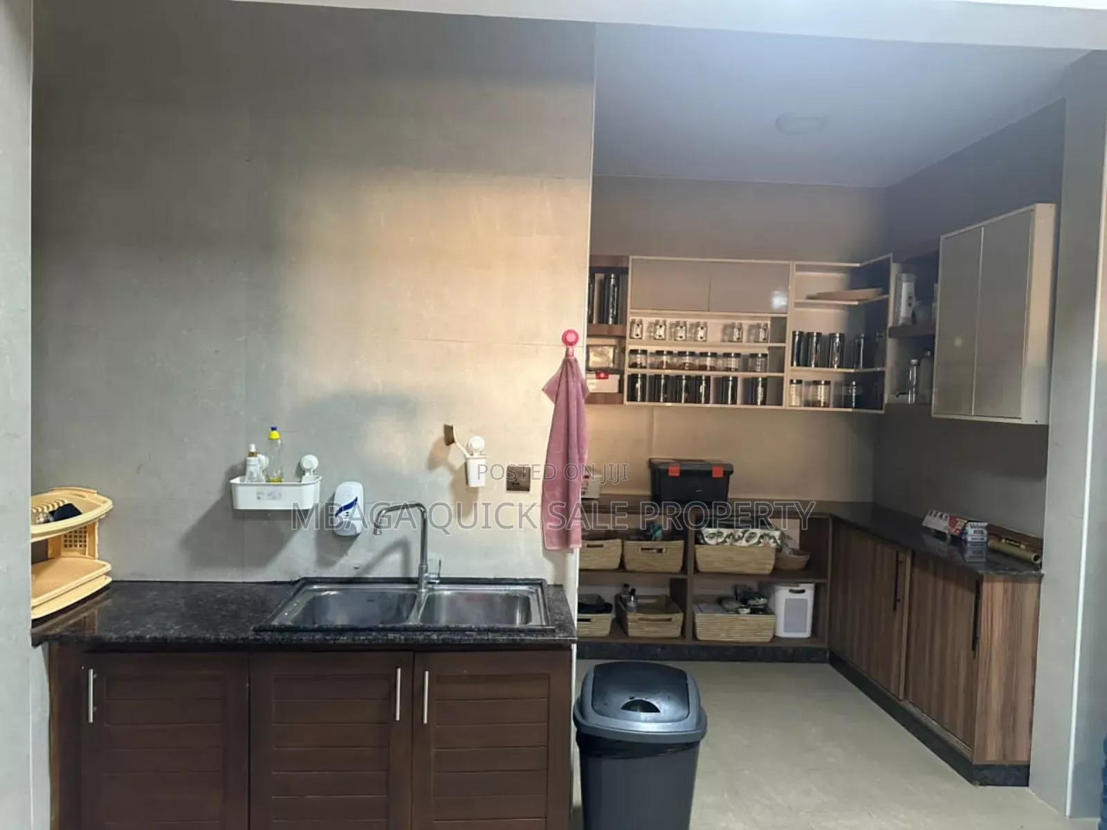 3bdrm Apartment in Upanga for sale in Upanga East