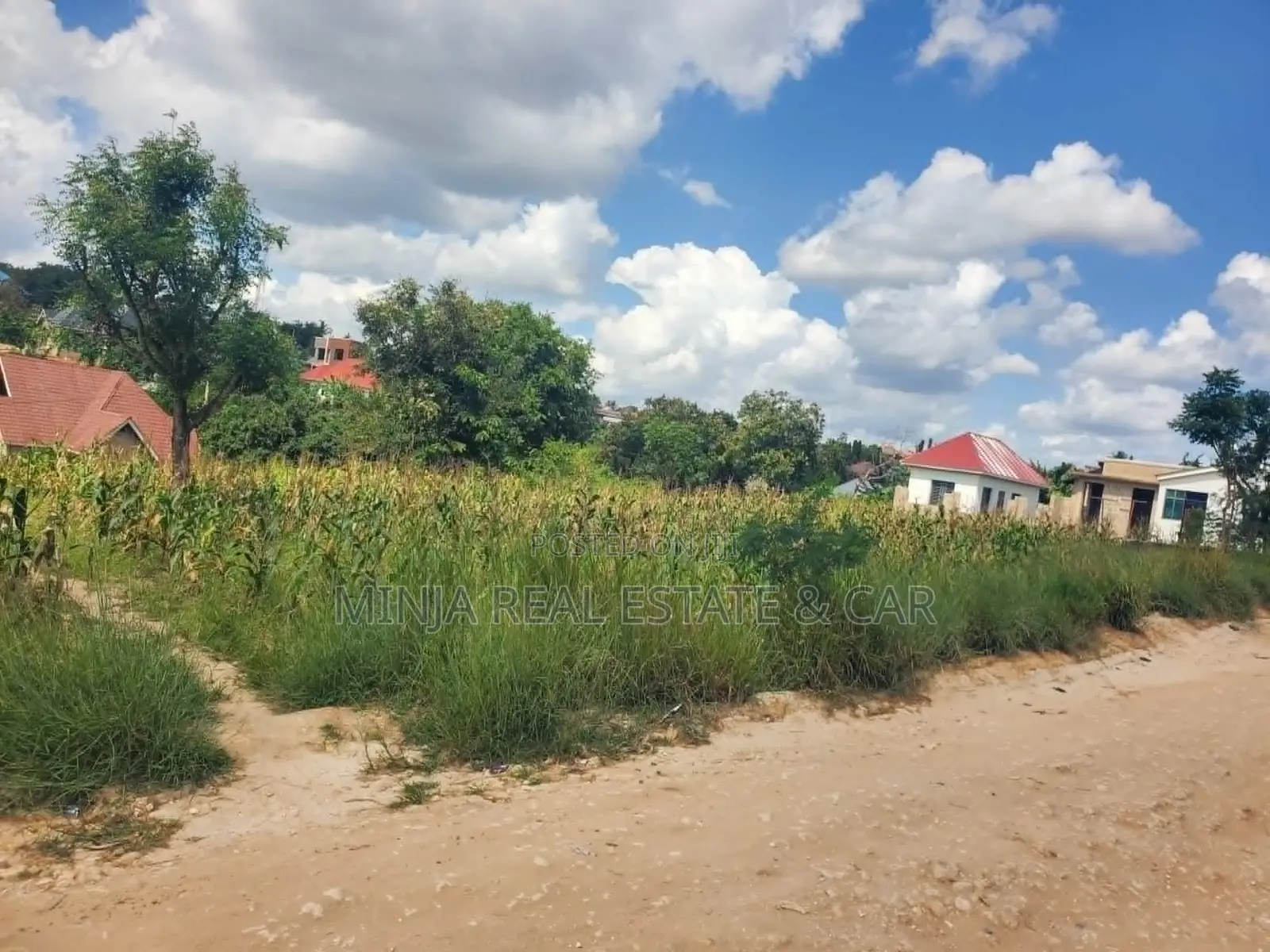 Kiwanja Kinauzwa Madale Kwa Mzungu in Goba