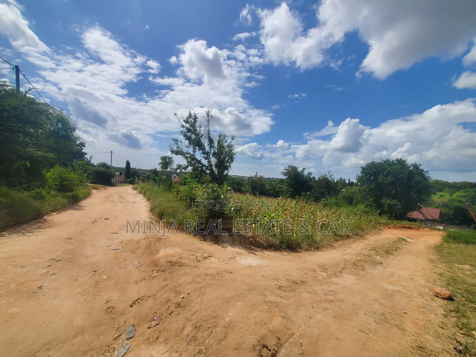 Kiwanja Kinauzwa Madale Kwa Mzungu in Goba