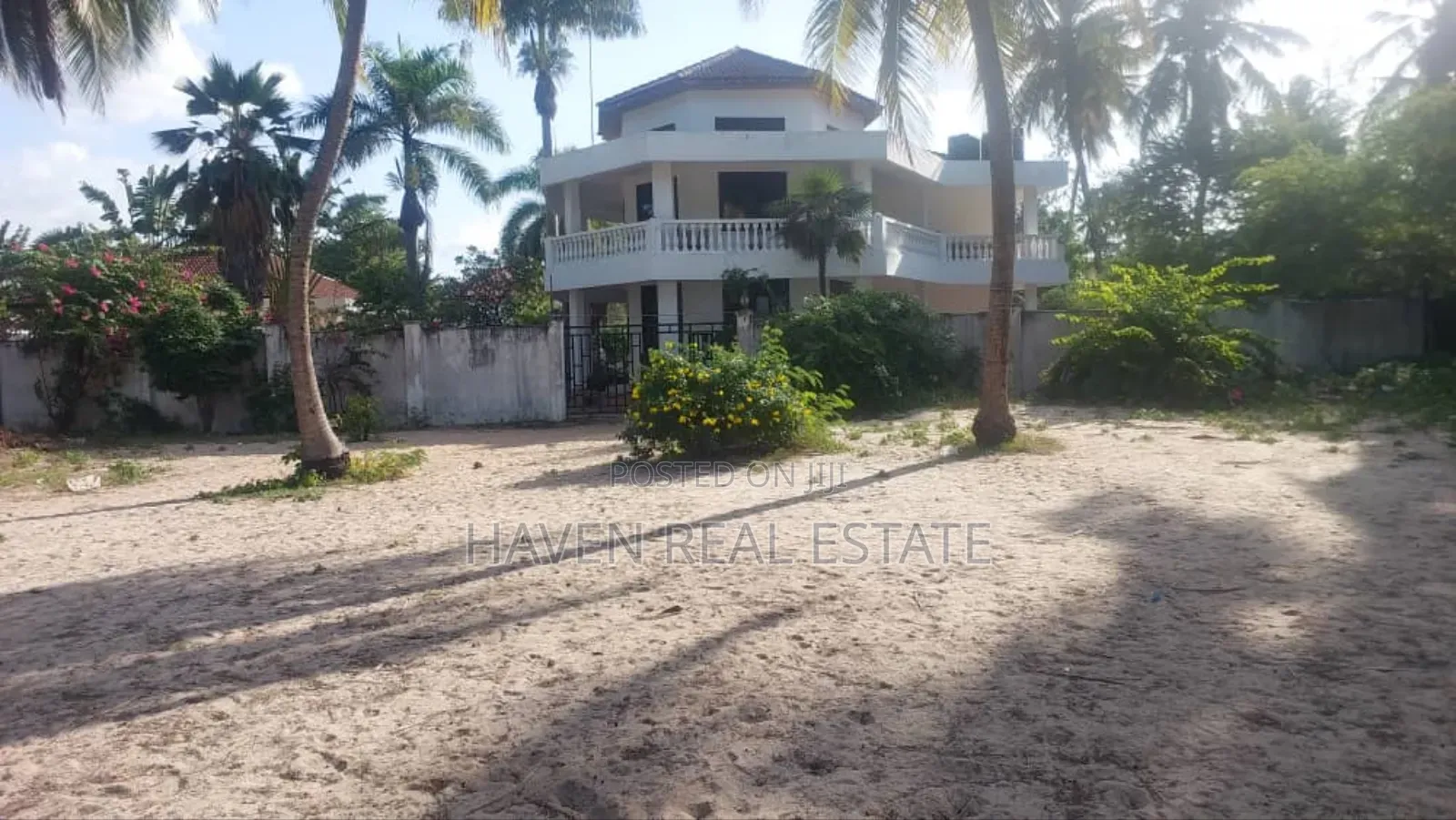 8bdrm House in Mbezi Beach for sale in Mbezi Beach