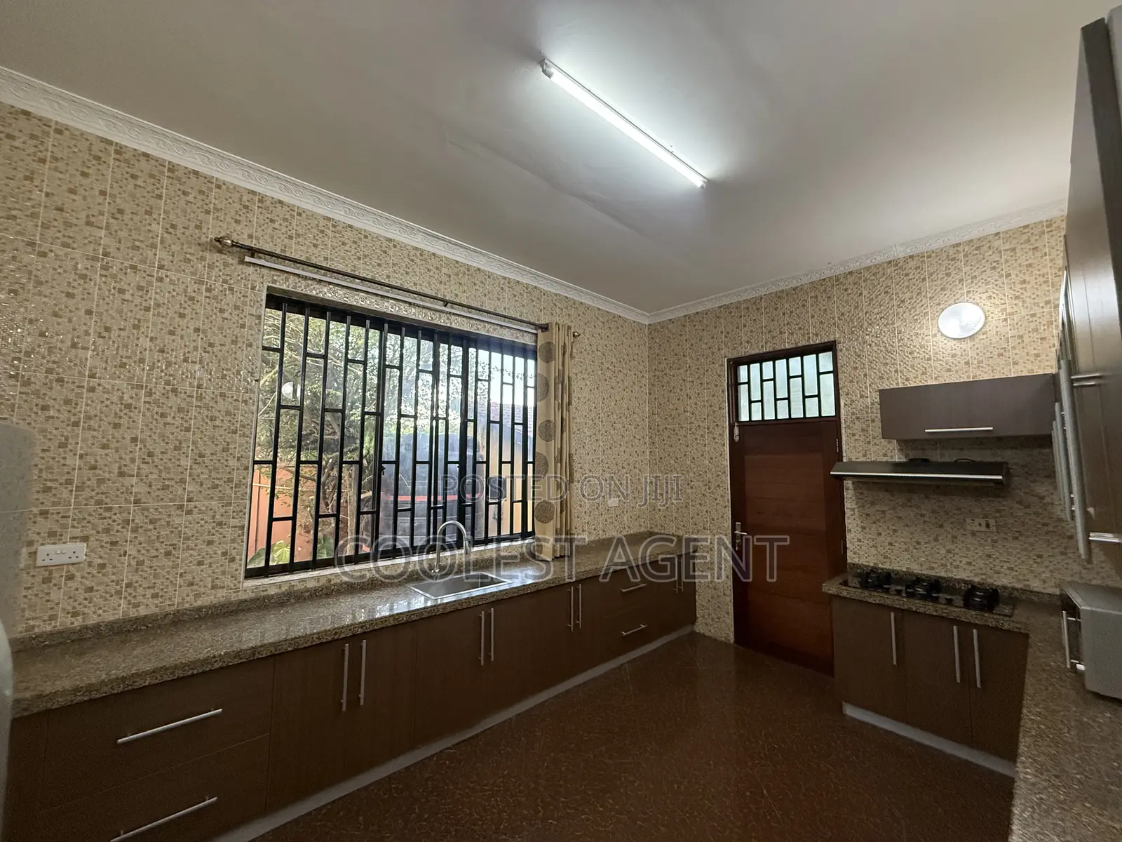 Furnished 3bdrm Villa in Coolest Estate, Oyster Bay for rent in Oyster Bay