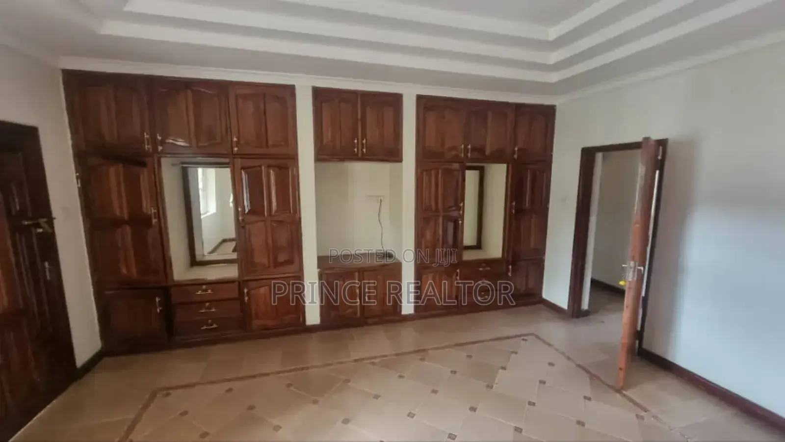 7bdrm House in Njiro for sale in Njiro
