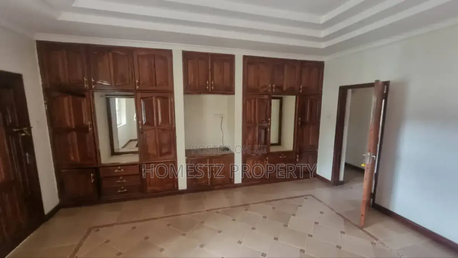 7bdrm House in Njiro for sale in Njiro