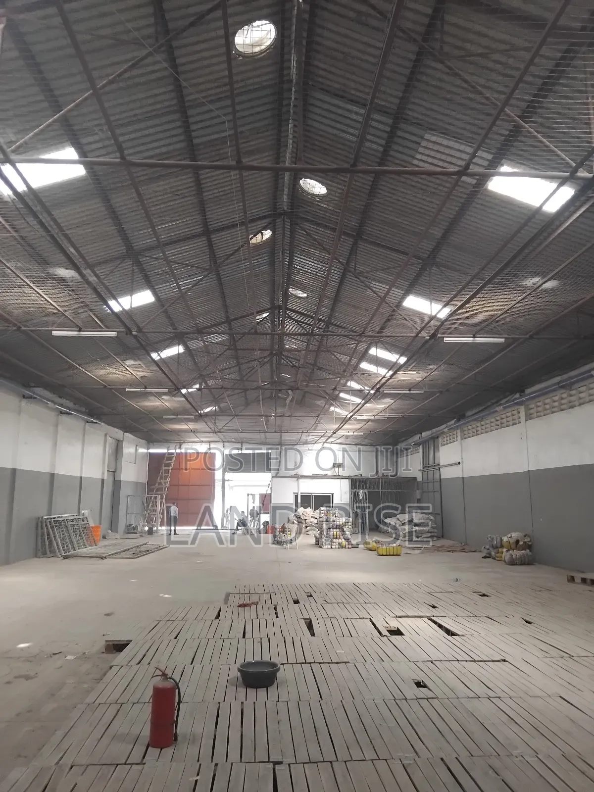 Warehouse/ Godown SQM 550 in Ilala