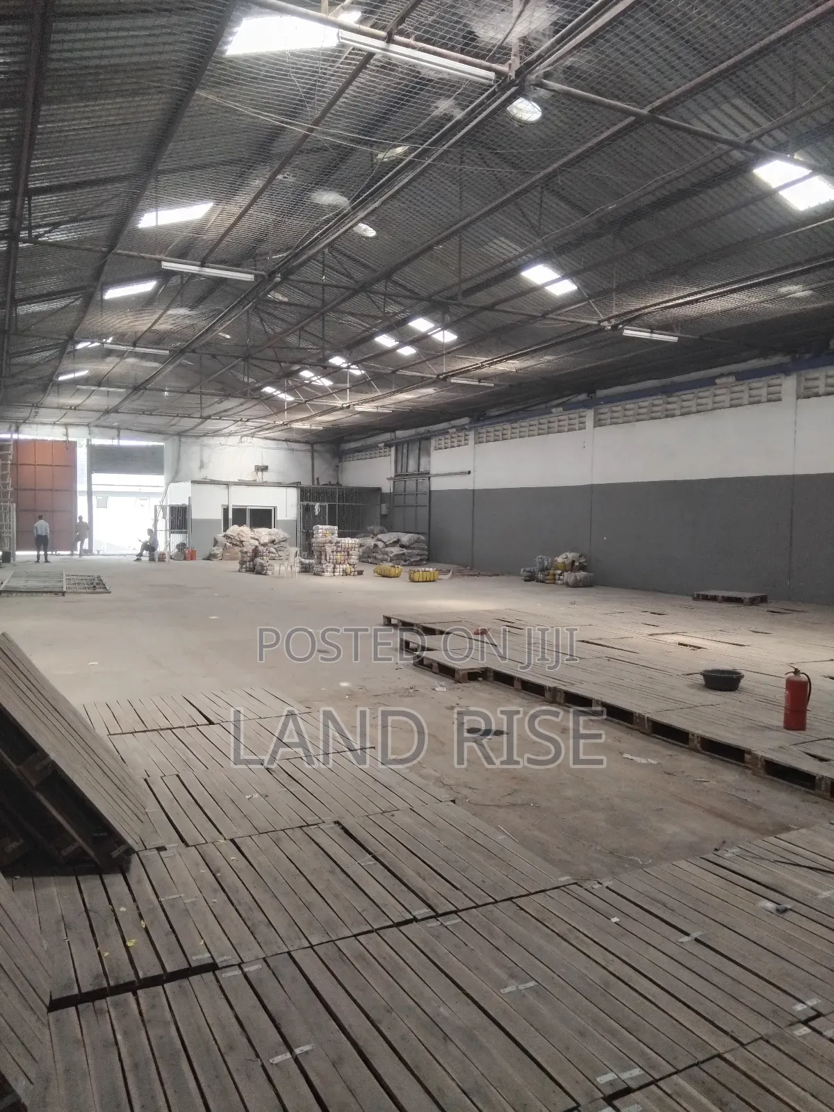Warehouse/ Godown SQM 550 in Ilala