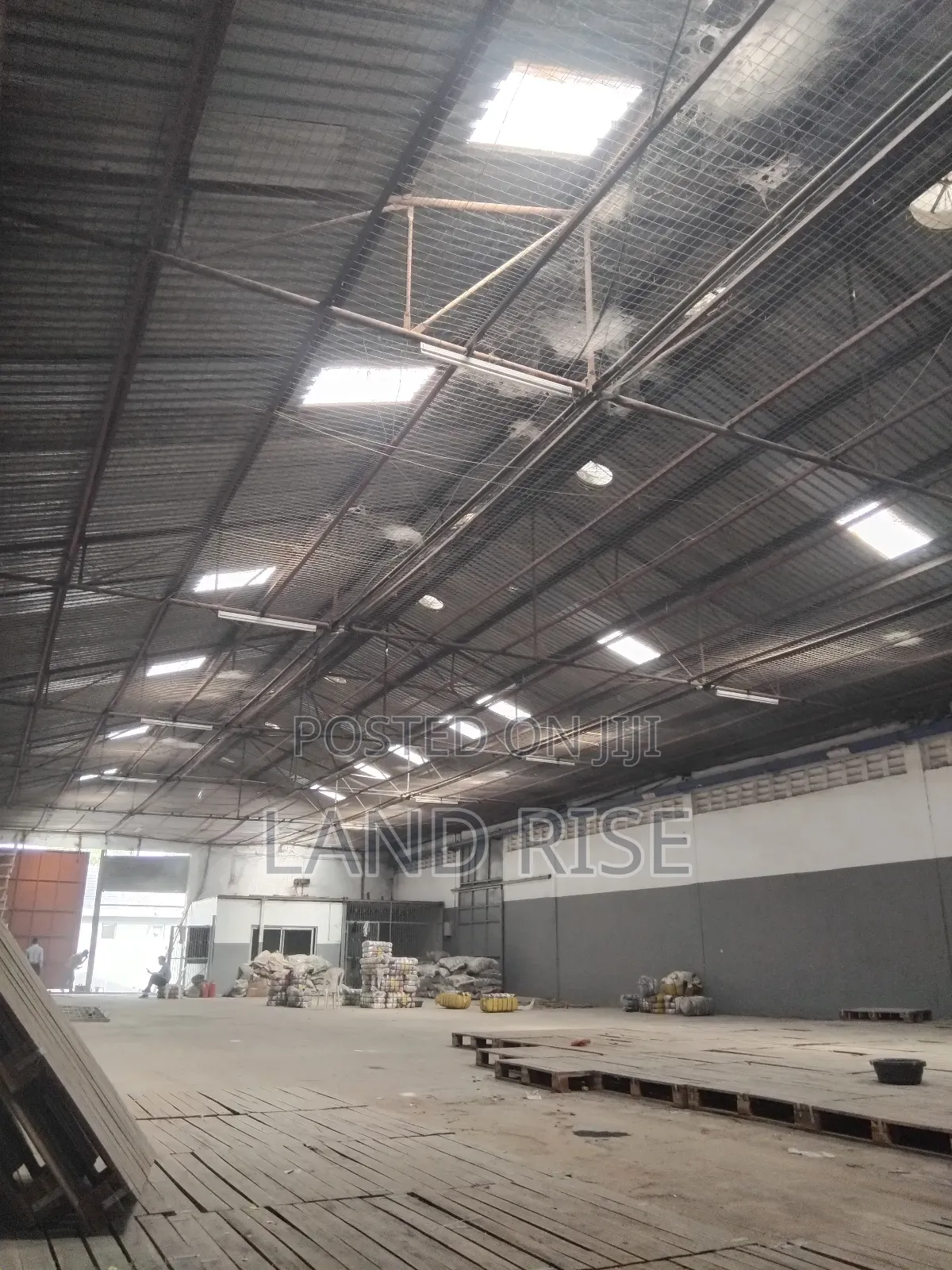 Warehouse/ Godown SQM 550 in Ilala