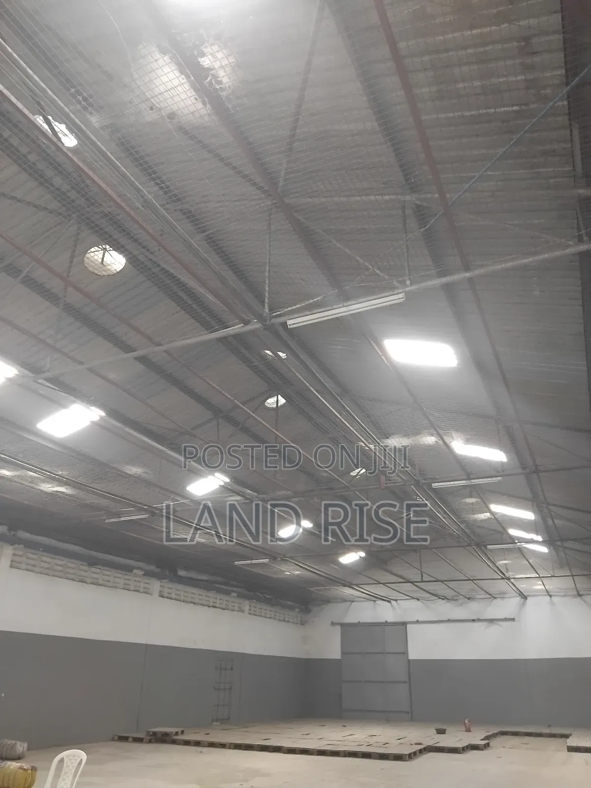 Warehouse/ Godown SQM 550 in Ilala