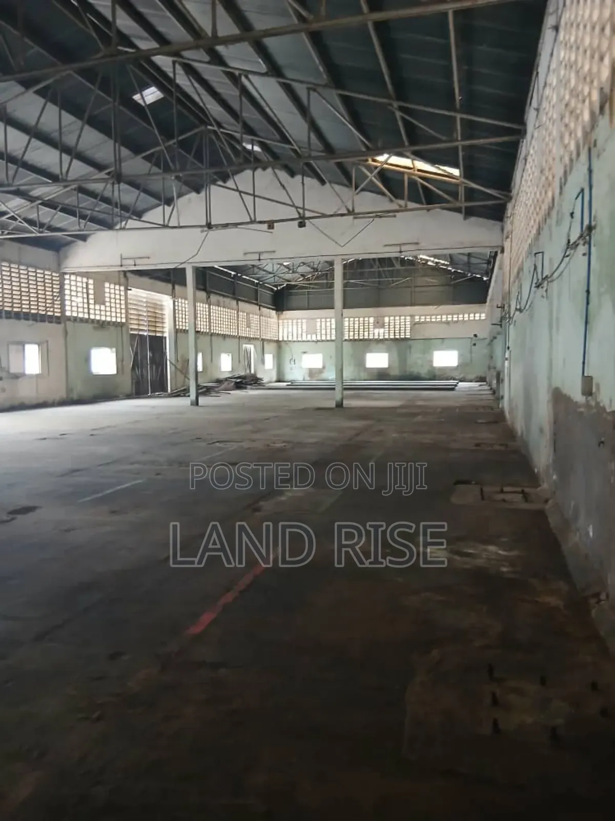 Warehouse/ Godown SQM 5000 in Vingunguti