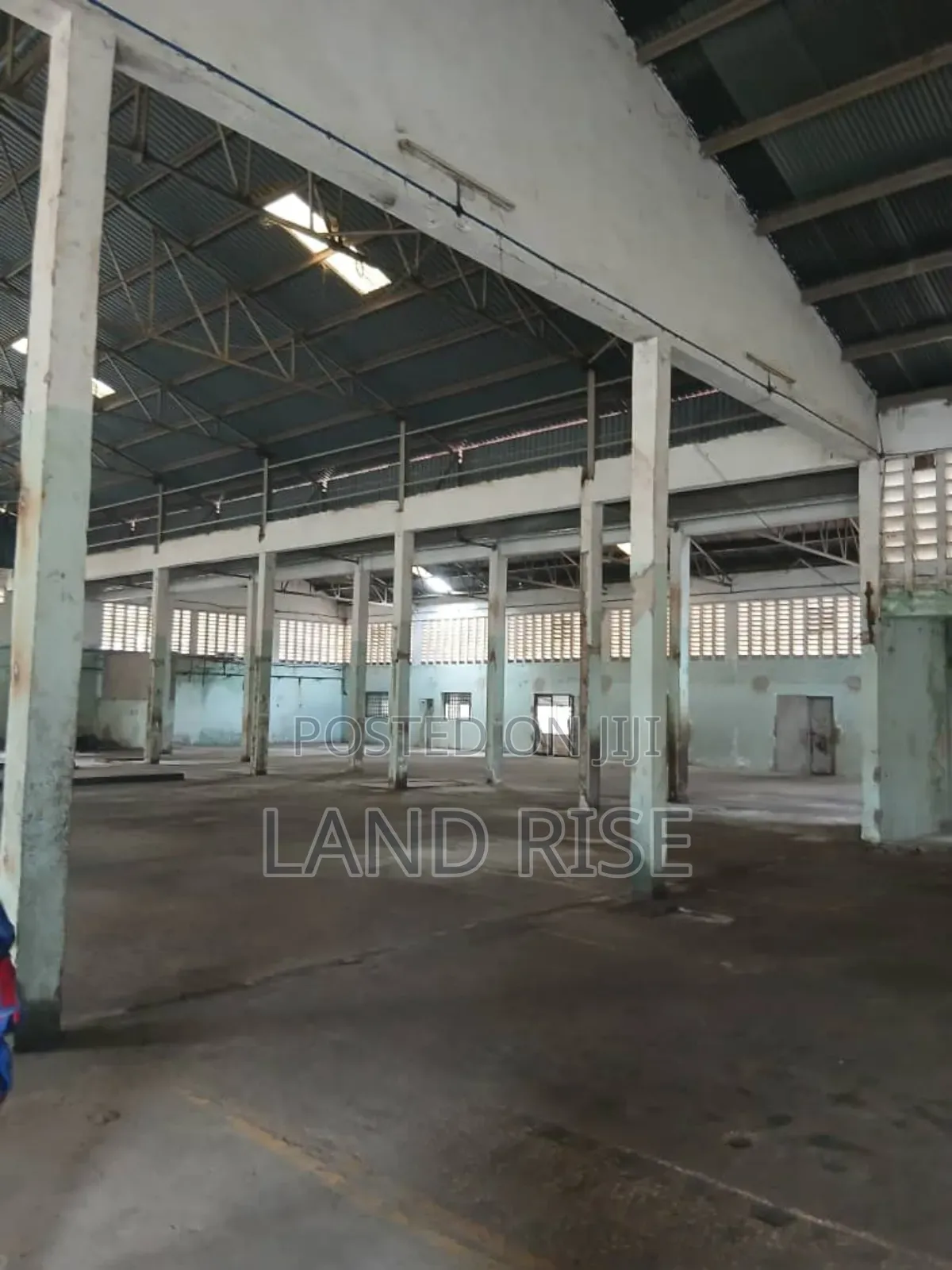 Warehouse/ Godown SQM 5000 in Vingunguti