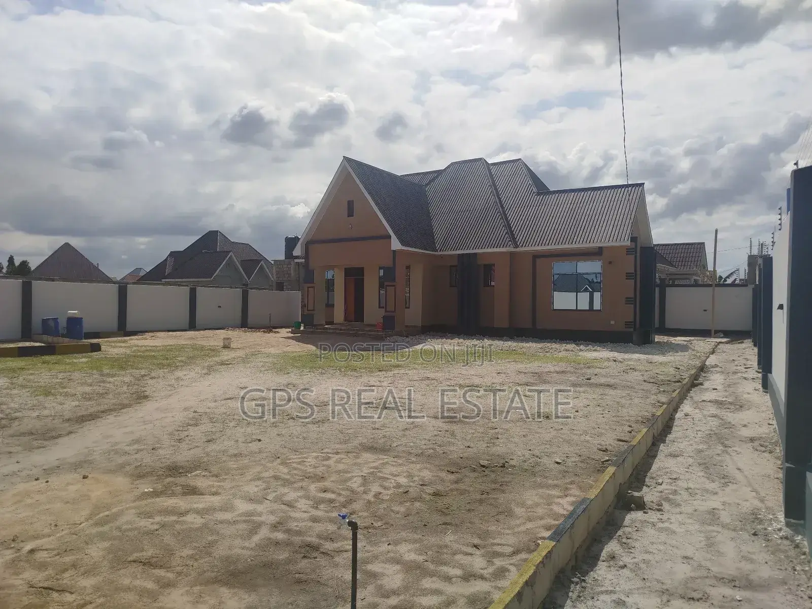 3bdrm House in Kibada Mwela, Kigamboni for sale in Kigamboni