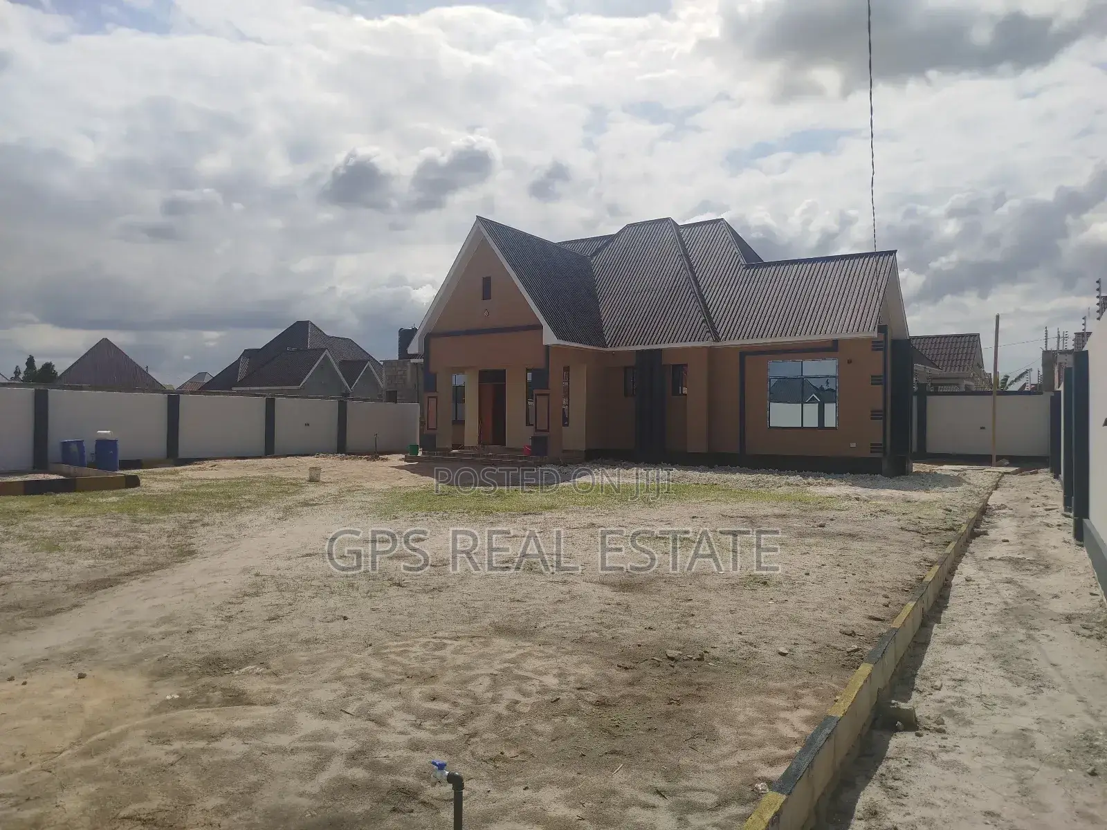 3bdrm House in Kibada Mwela, Kigamboni for sale in Kigamboni