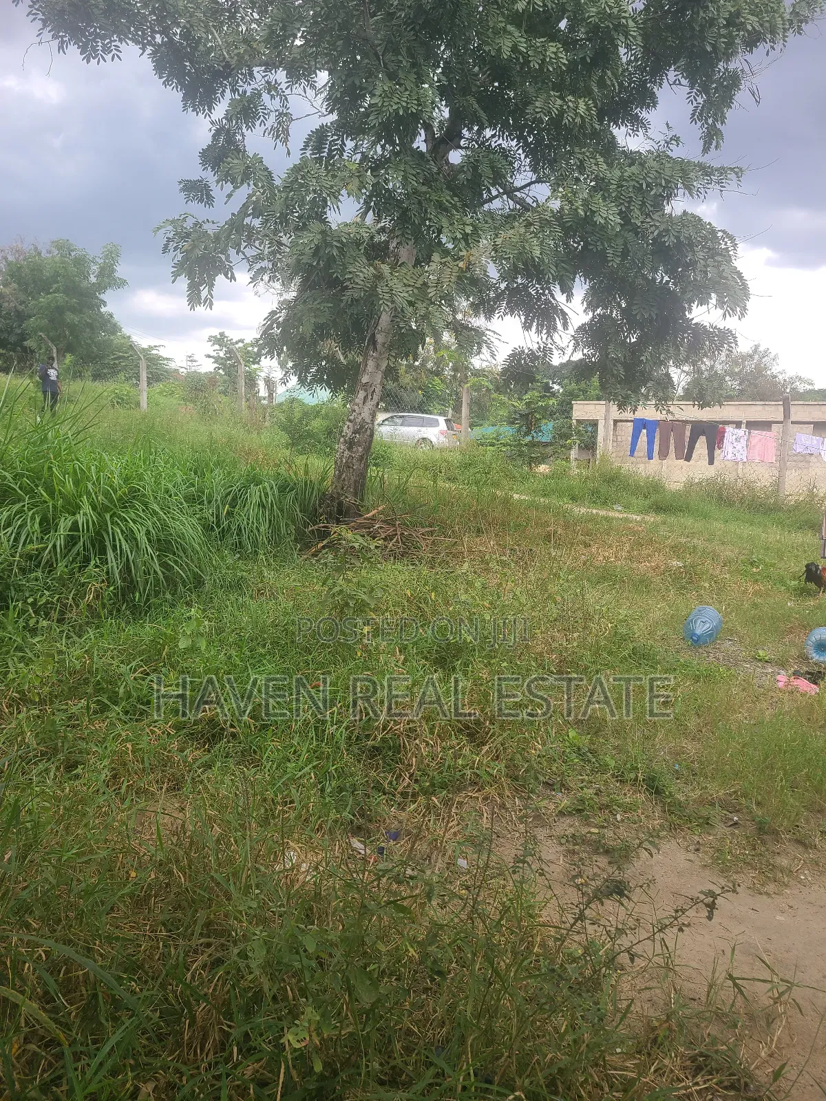 Kiwanja Kinauzwa Makongo Juu in Kinondoni