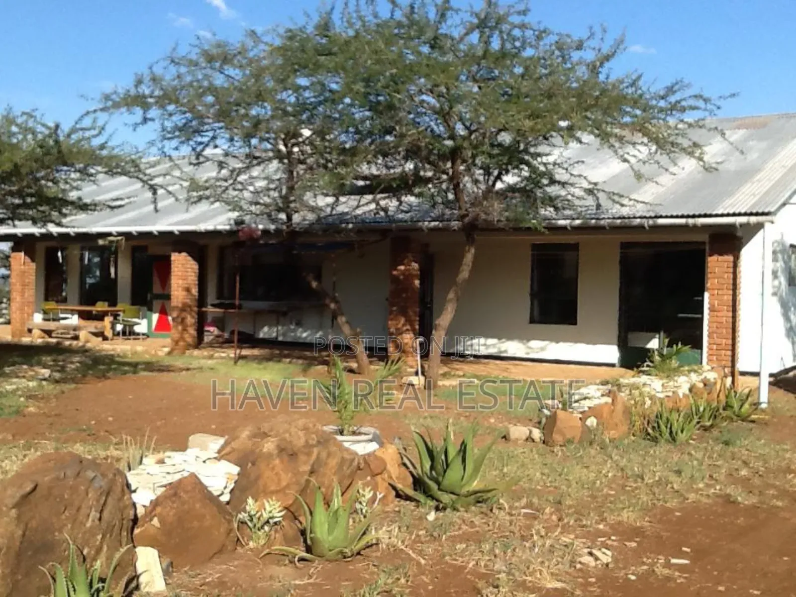 Eneo La Ekari 12 Linauzwa Barabara East Africa, Njiro-Arusha in Arusha