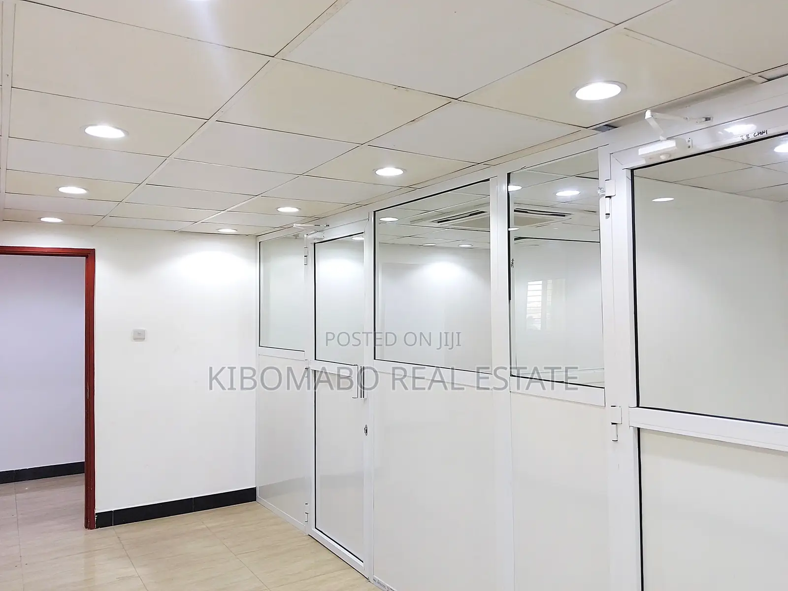 Nice, Modern Classy 55 SQM Office Rental - CBD || Posta in Kisutu