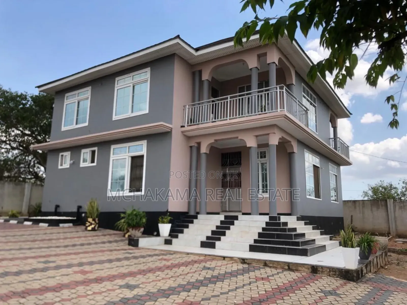 5bdrm Block of Flats in Yusuph Mchakama, Kiromo for sale in Kiromo