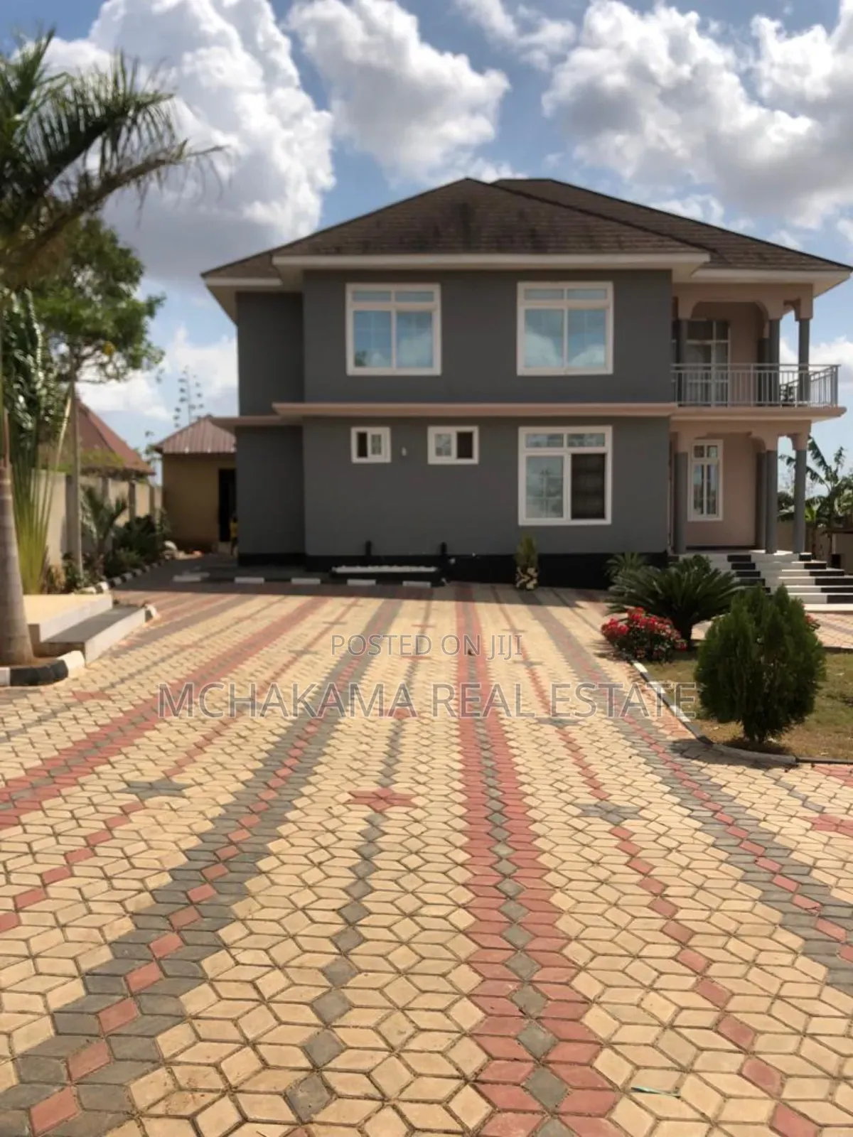 5bdrm Block of Flats in Yusuph Mchakama, Kiromo for sale in Kiromo
