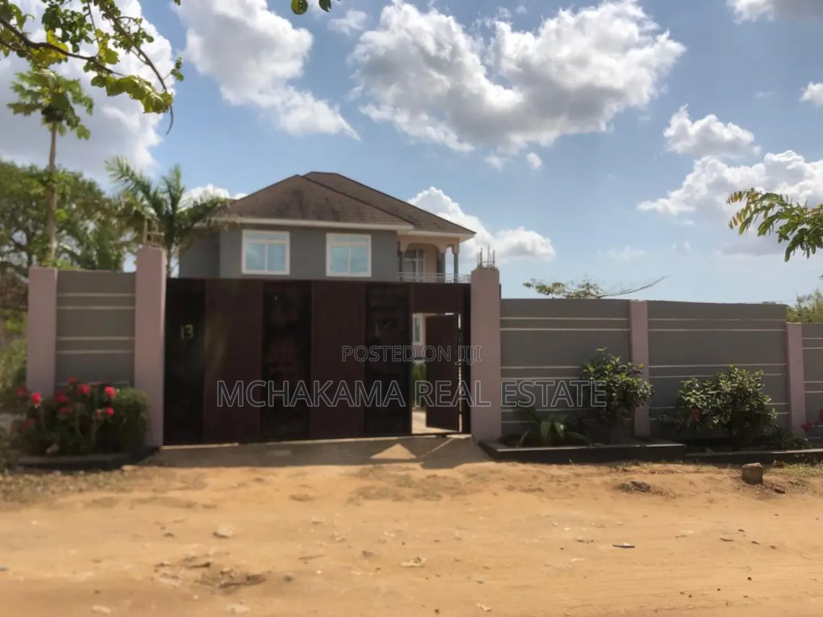 5bdrm Block of Flats in Yusuph Mchakama, Kiromo for sale in Kiromo