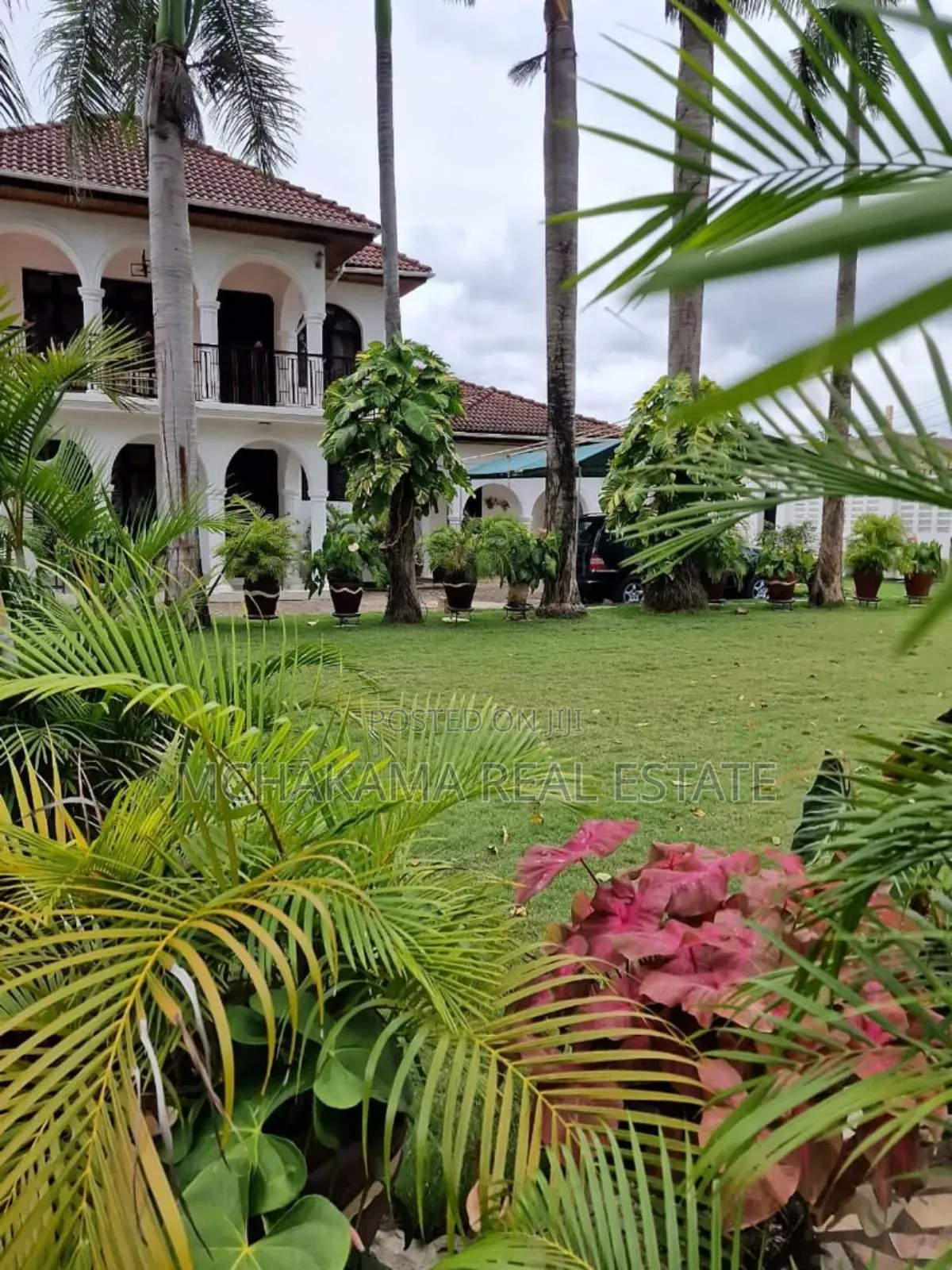 4bdrm Block of Flats in Yusuph Mchakama, Mbezi Beach for sale in Mbezi Beach