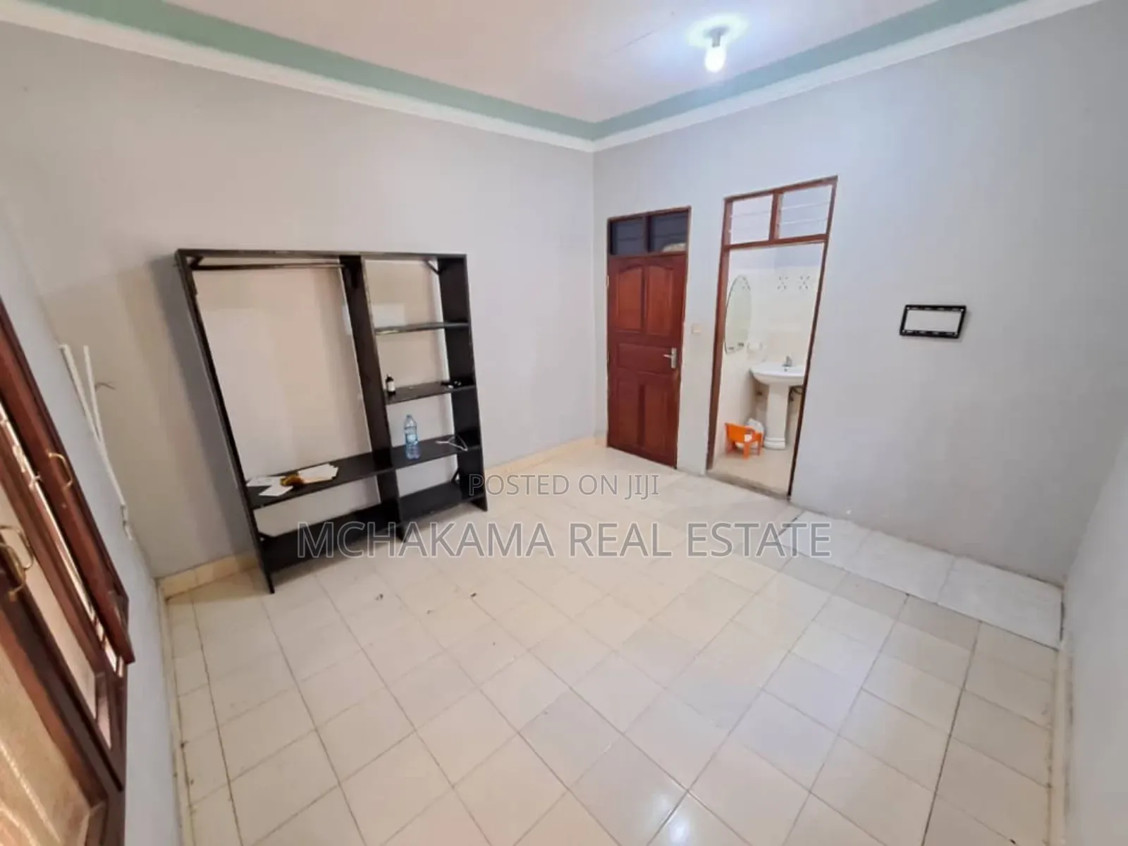 4bdrm Block of Flats in Yusuph Mchakama, Mbezi Beach for sale in Mbezi Beach
