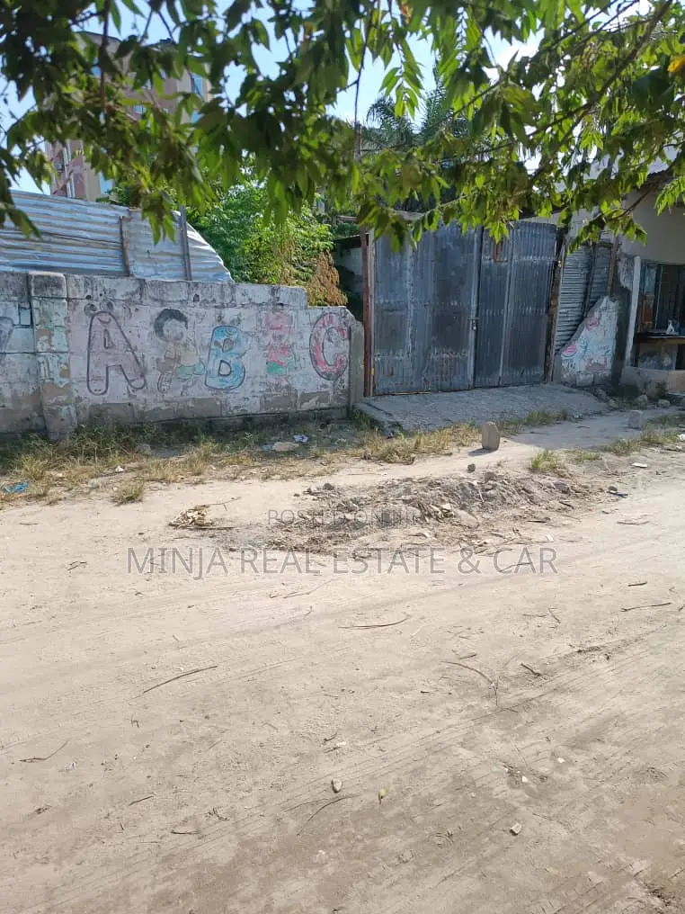 Kiwanja Kinauzwa Kinondoni Kanas La Pinda in Kinondoni