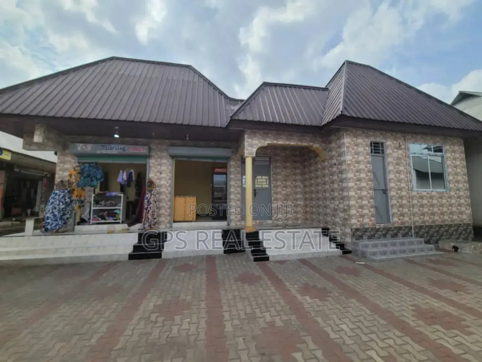 8bdrm Apartment in Mbagala Chamazi, Temeke for sale in Temeke