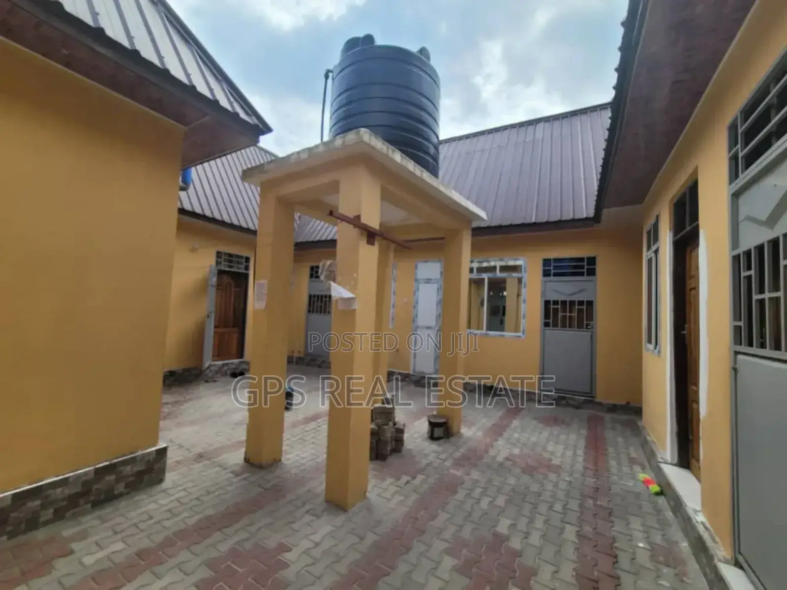 8bdrm Apartment in Mbagala Chamazi, Temeke for sale in Temeke