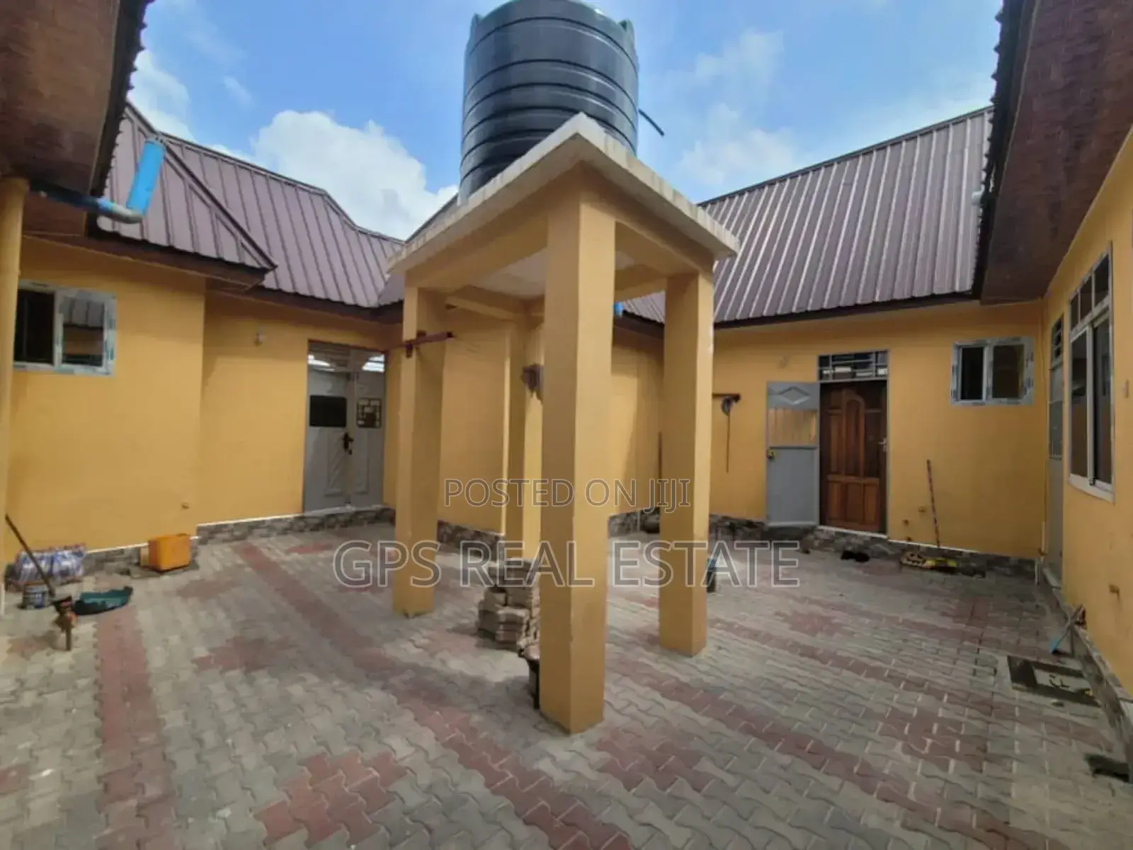 8bdrm Apartment in Mbagala Chamazi, Temeke for sale in Temeke