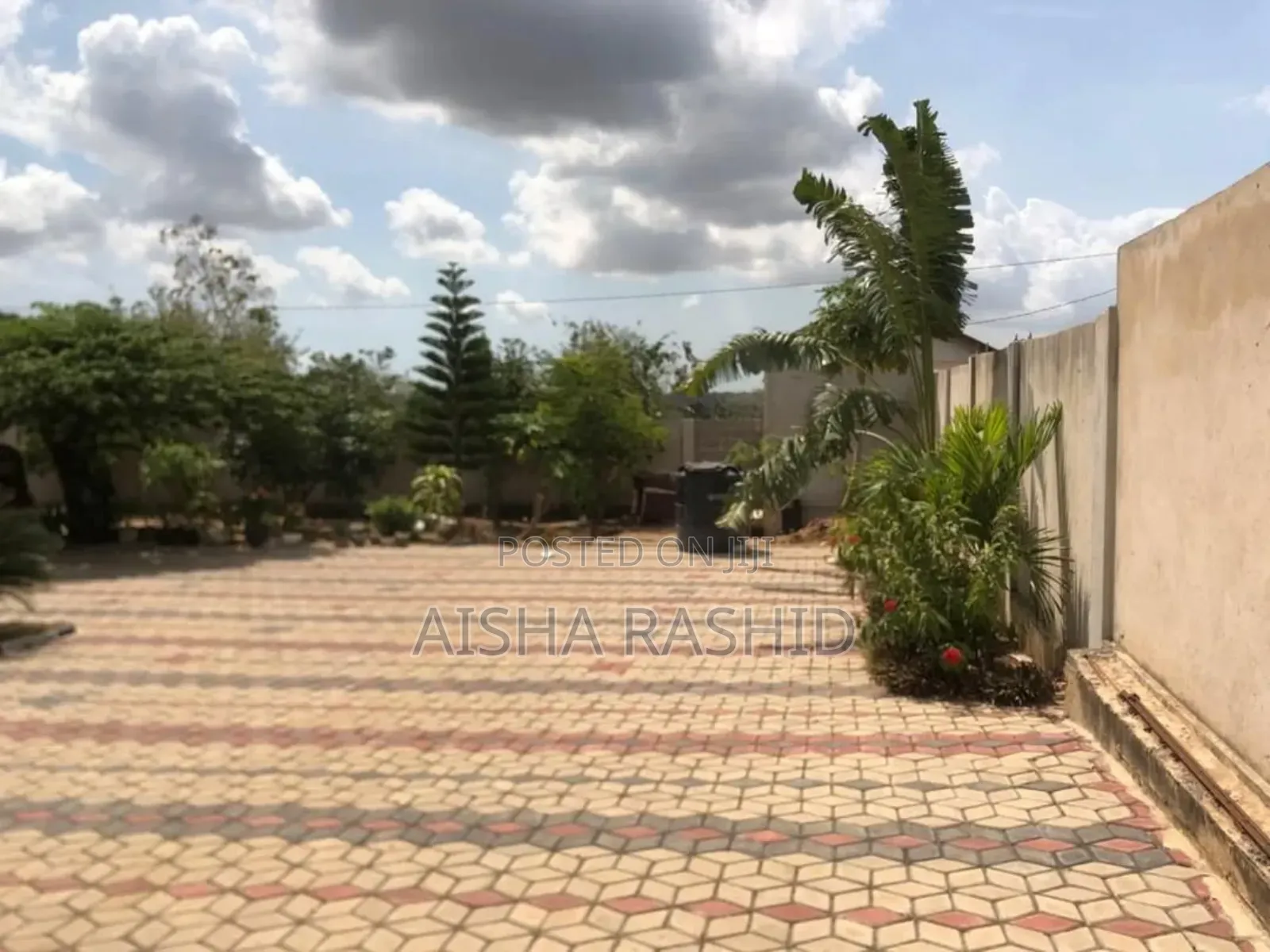 5bdrm House in Bunju for sale in Bunju