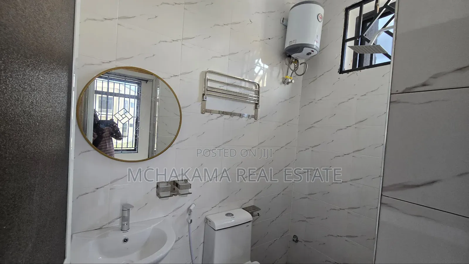 Furnished 4bdrm Apartment in Yusuph Mchakama, Mbezi Beach for sale in Mbezi Beach