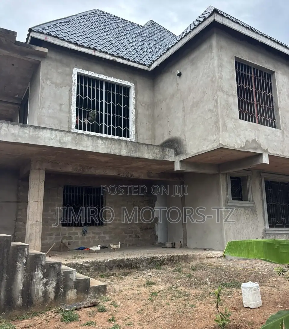 Nyumba Inauzwa 280m Ipo Goba Nji 4 Ipo Barabarani in Goba