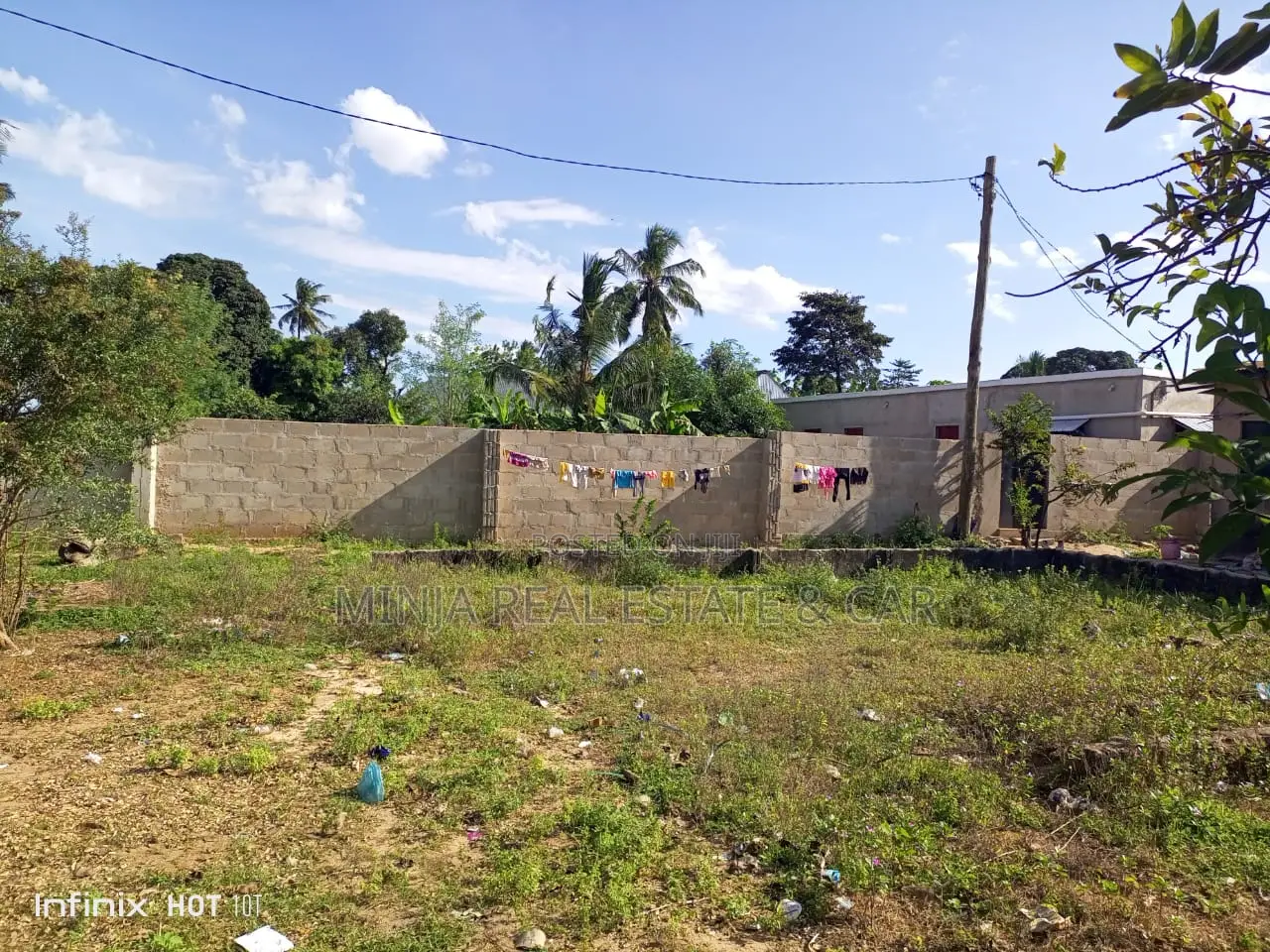 Eneo Linauzwa Kimara Korogwe Bei Nzuri Sana Na Eneo Ni Zuri in Kimara