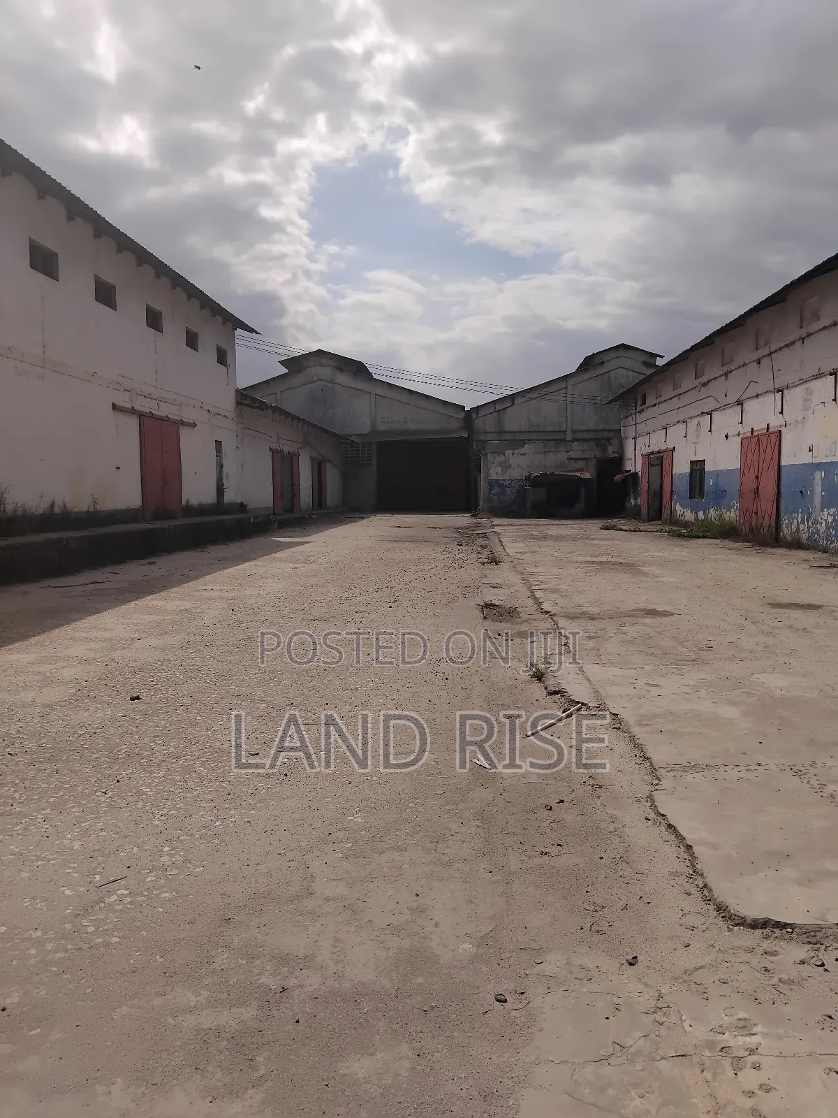 Warehouse for Sale 4000 SQM Nyerere Road in Vingunguti