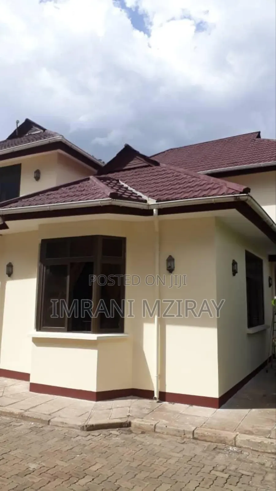 5bdrm Bungalow in Upanga West for sale in Upanga West