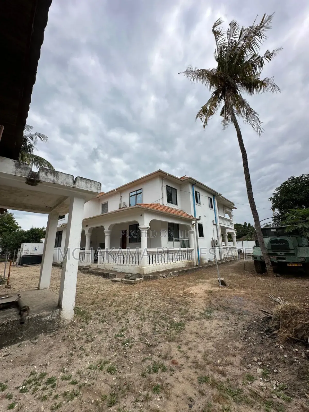 6bdrm Block of Flats in Yusuph Mchakama, Mbezi Beach for sale in Mbezi Beach