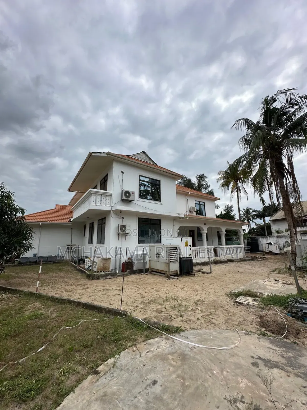 6bdrm Block of Flats in Yusuph Mchakama, Mbezi Beach for sale in Mbezi Beach