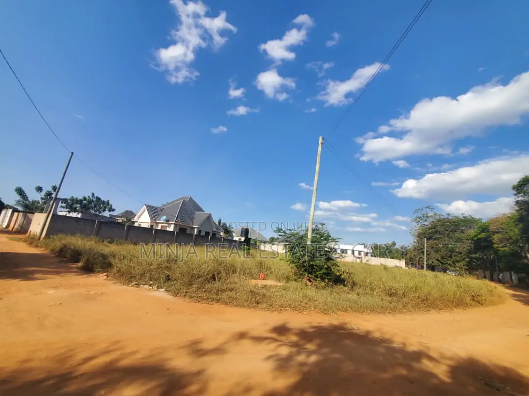 Kiwanja Kinauzwa Wazo Mashamba Ya Jeshi in Goba
