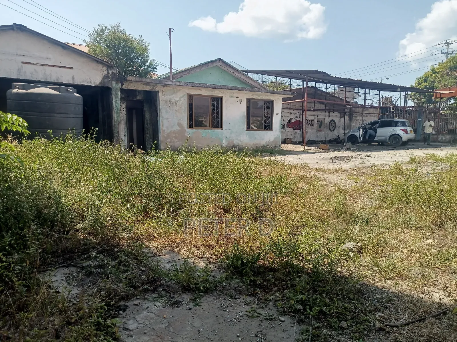 Kawawa Road Showroom, Garage Au Muwekezaji Wa Frem Linafaa in Kinondoni