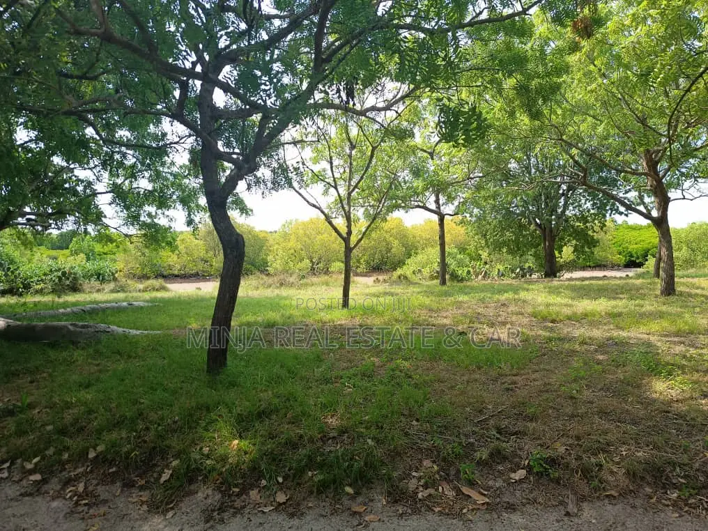 1st Line Plot From the Sea for Sale in Kunduchi in Kunduchi