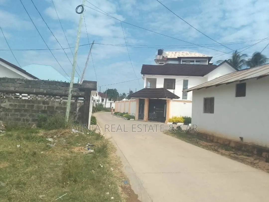 Plot for Sale in Zanzibar Mbweni in Magharibi