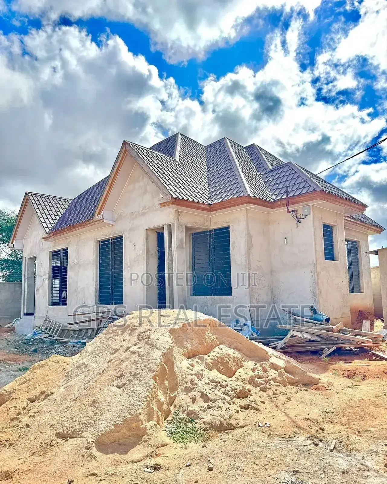 8bdrm Apartment in Kisasa, Dodoma Rural for sale in Dodoma Rural