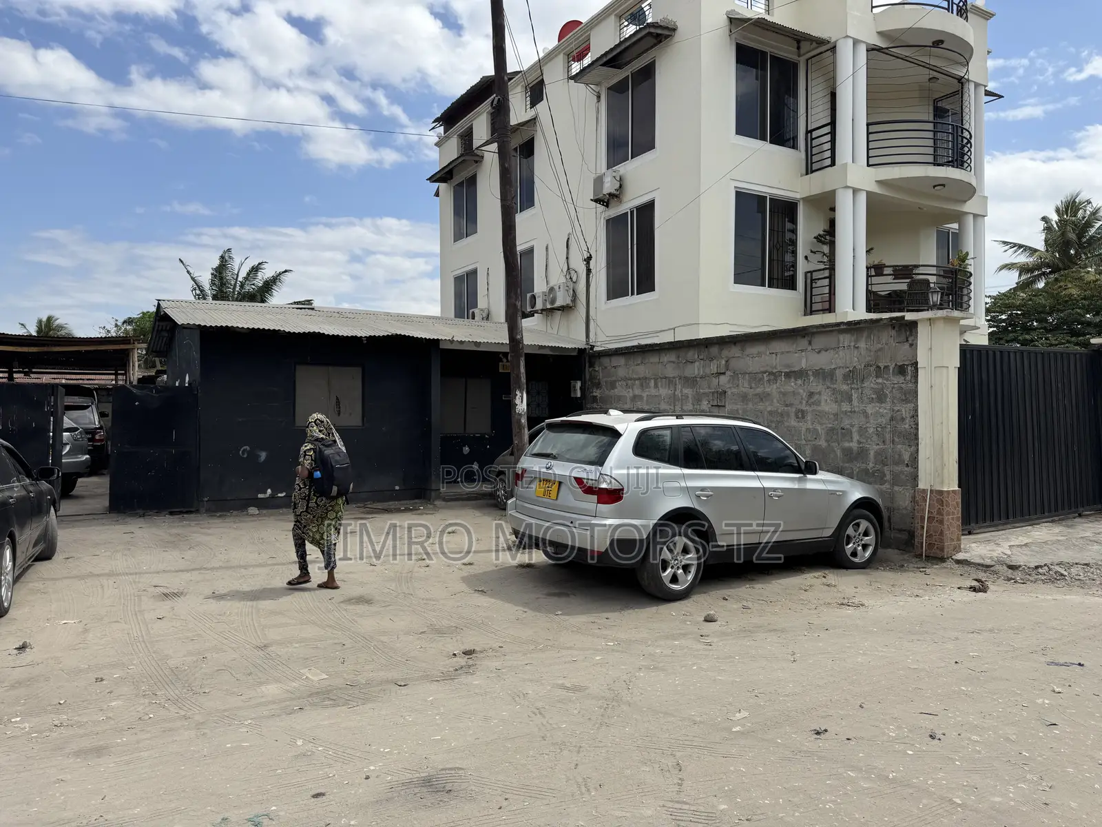 Square Mete400 Kinondoni Studio Mtaa Abasi Price 280million in Kinondoni