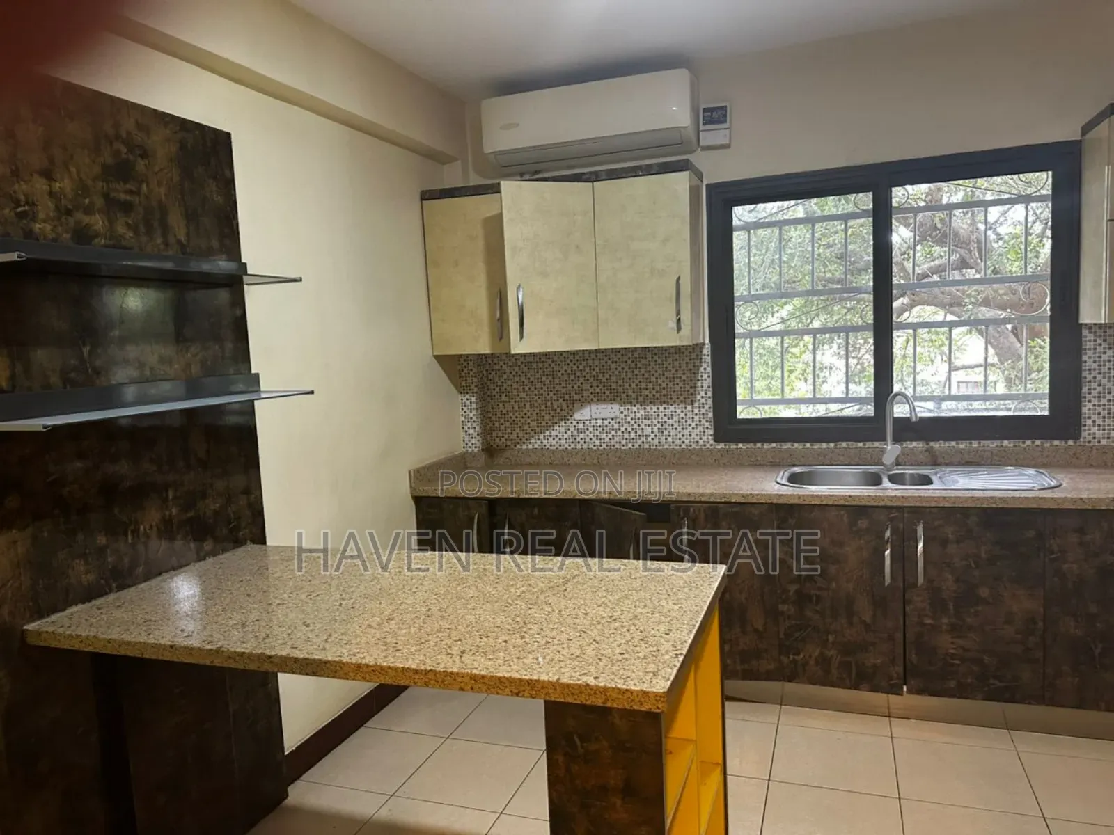 5bdrm House in Oyster Bay for rent in Oyster Bay